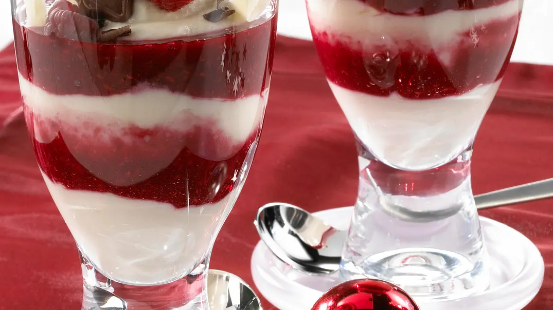 Himbeer-Marzipan-Creme Rezept - Foto: LECKER @ Bauer Media Group Himbeer-Marzipan-Creme Rezept - Foto: LECKER @ Bauer Media Group