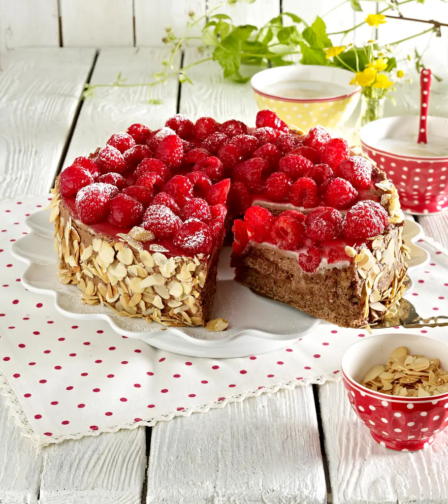 Himbeer-Marzipan-Torte Rezept