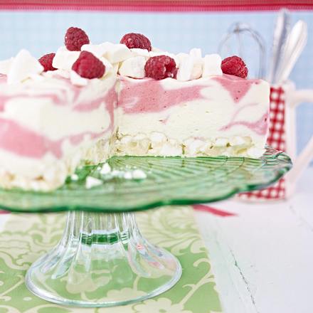 Himbeer-Mascarponetorte mit Baiserbröselboden Rezept