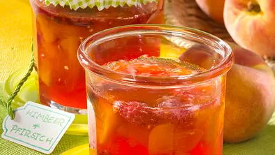 Himbeer-Pfirsich-Marmelade Rezept - Foto: LECKER @ Bauer Media Group
