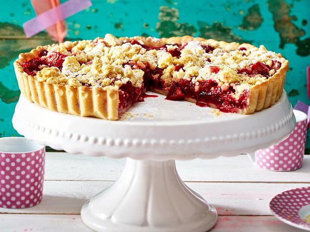 Himbeer-Rhabarber-Tarte mit Knusperstreuseln Rezept