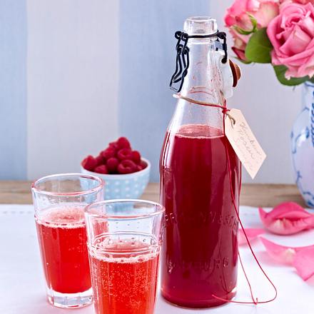 Himbeer-Rosen-Sirup Rezept Himbeer-Rosen-Sirup Rezept