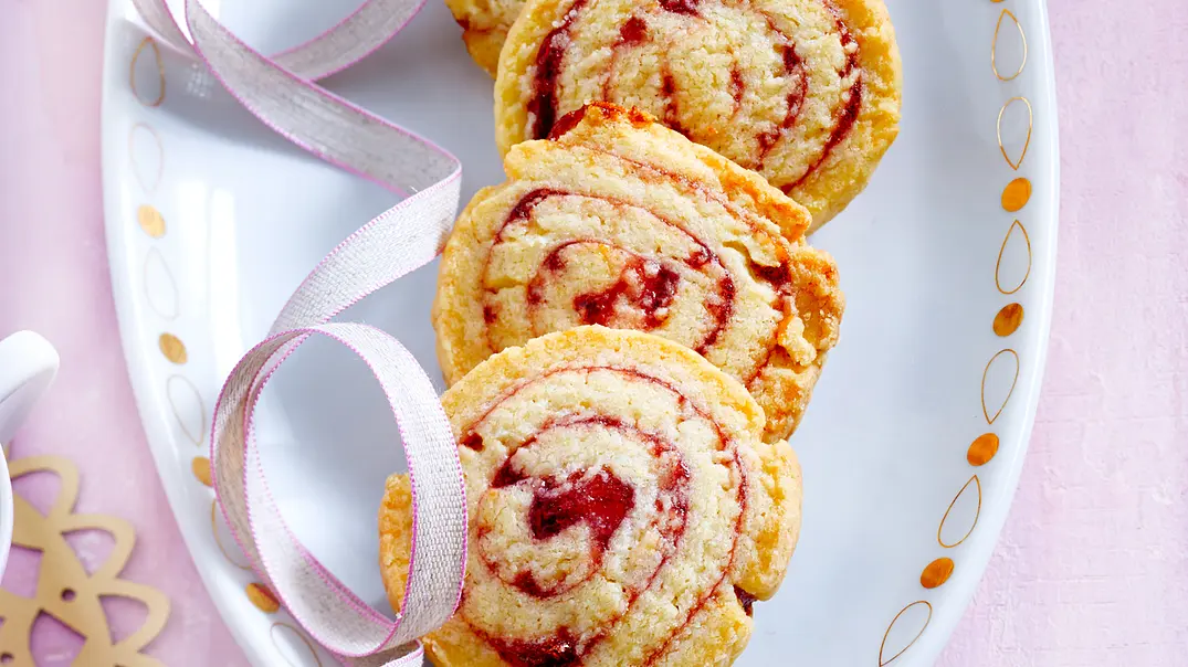 Himbeer-Swirl-Cookies Rezept - Foto: LECKER @ Bauer Media Group Himbeer-Swirl-Cookies Rezept - Foto: LECKER @ Bauer Media Group