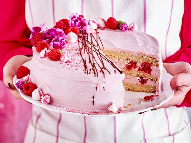 Himbeertörtchen mit Baiserküsschen Rezept | LECKER