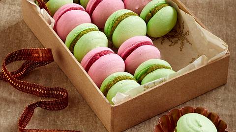 Himbeer- und Pistazien-Macarons Rezept - Foto: House of Food / Bauer Food Experts KG