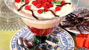 Himbeer-Vanillepudding-Schichtspeise Rezept - Foto: LECKER @ Bauer Media Group