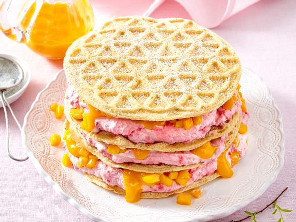 Himbeer-Waffeltorte mit Mango Rezept Himbeer-Waffeltorte mit Mango Rezept