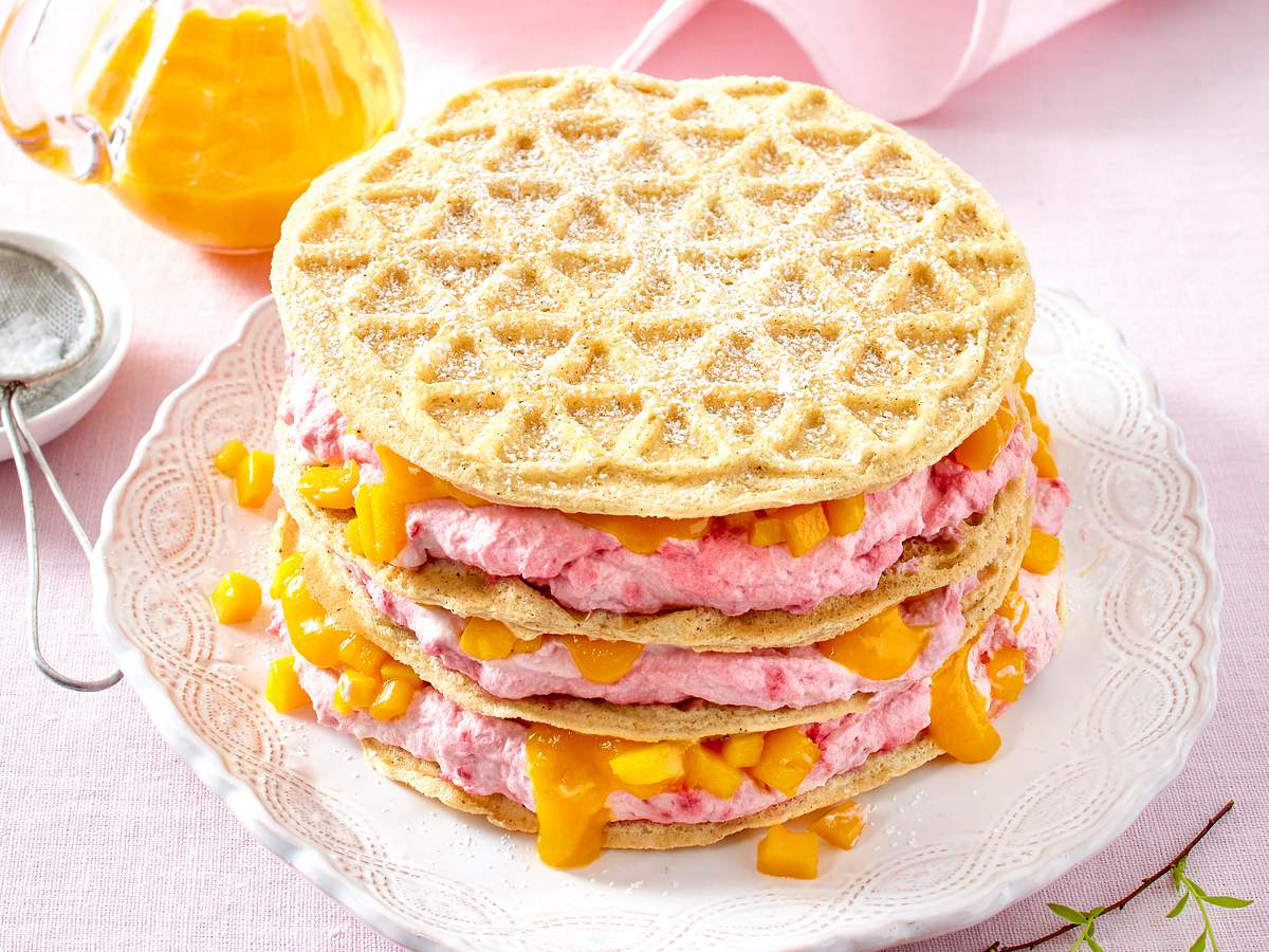 Himbeer-Waffeltorte mit Mango Rezept