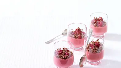 Himbeercreme mit Schokolade (Rezept Christian Rach) Rezept - Foto: LECKER @ Bauer Media Group