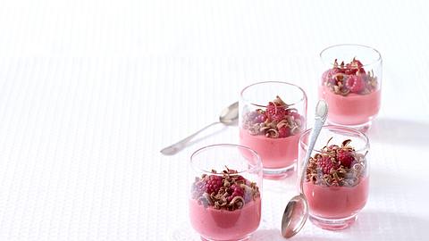 Himbeercreme mit Schokolade (Rezept Christian Rach) Rezept - Foto: LECKER @ Bauer Media Group