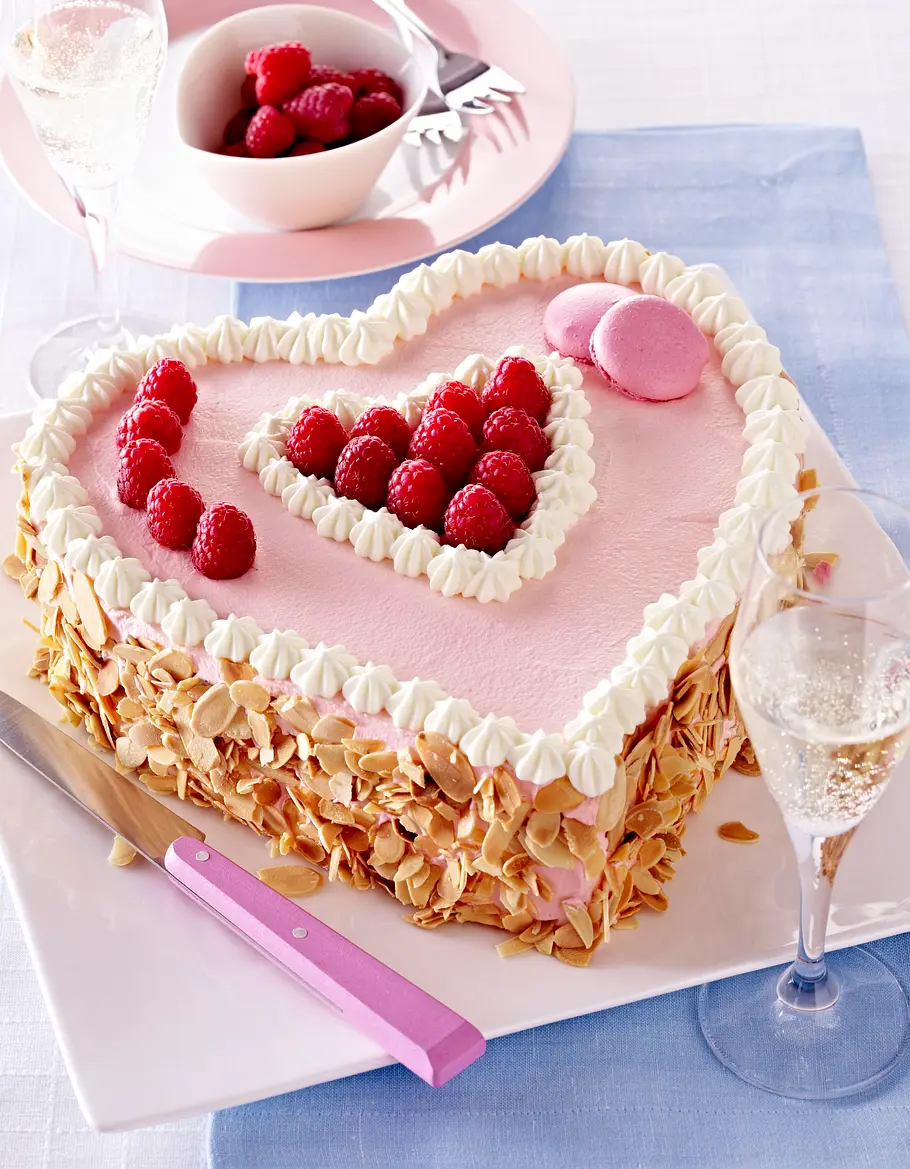 Himbeerherz-Torte Rezept Himbeerherz-Torte Rezept