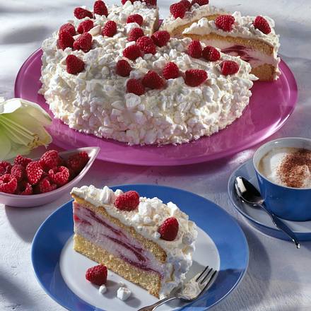 Himbeerkuppeltorte mit Baiser Rezept Himbeerkuppeltorte mit Baiser Rezept