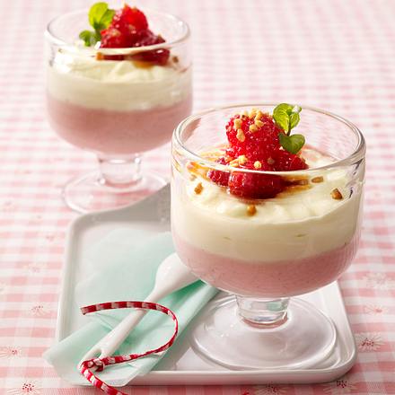 Himbeermousse und weiße Schokosahne mit Krokant Rezept Himbeermousse und weiße Schokosahne mit Krokant Rezept