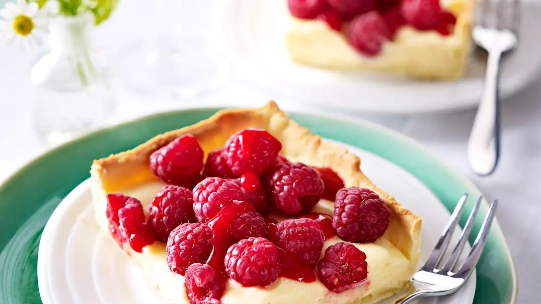 Himbeertarte mit Zitronencreme Rezept - Foto: LECKER @ Bauer Media Group Himbeertarte mit Zitronencreme Rezept - Foto: LECKER @ Bauer Media Group