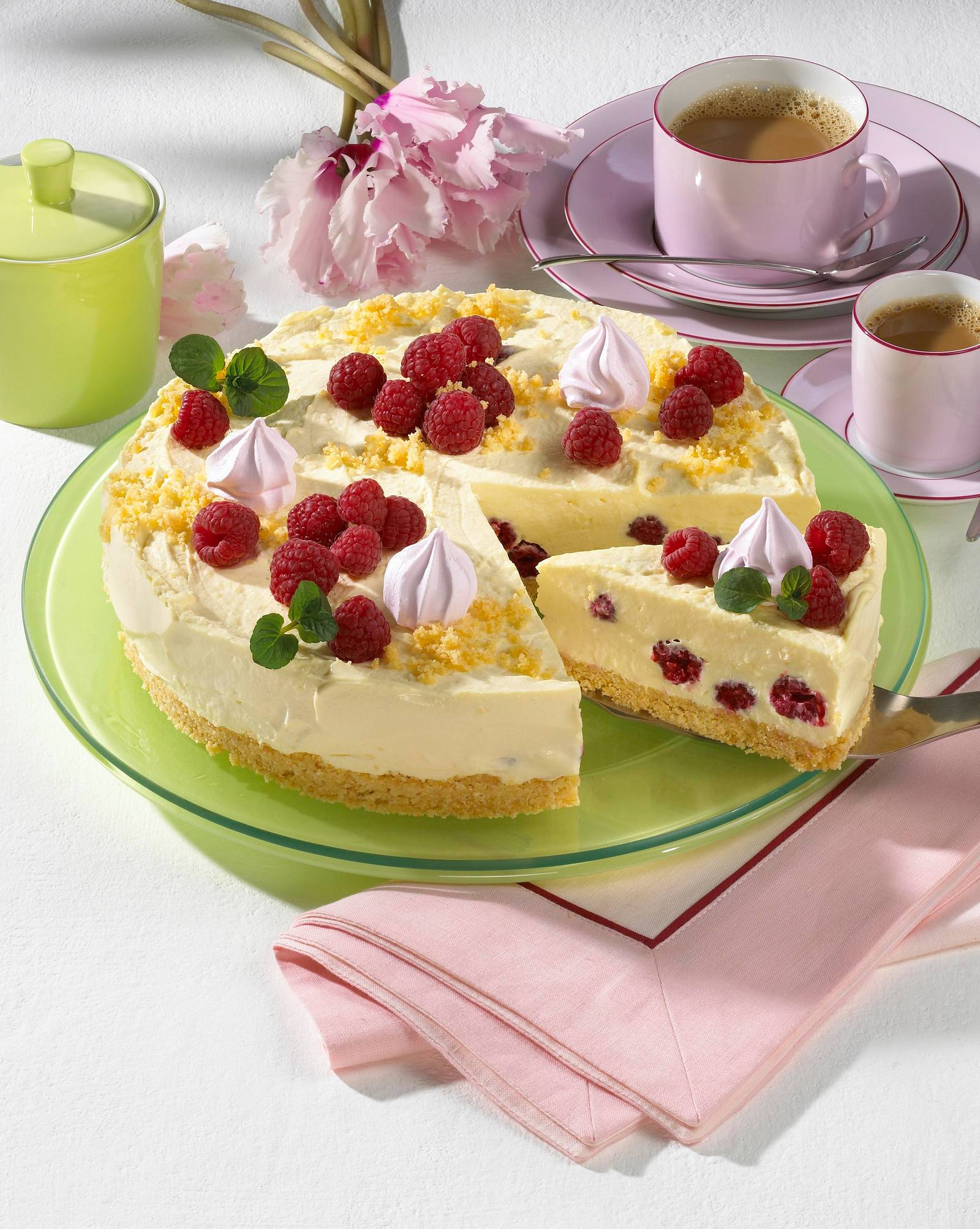 Himbeertorte mit Mascarponecreme Rezept | LECKER