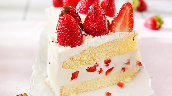 Himmlische Erdbeer-Joghurt-Torte Rezept - Foto: House of Food / Bauer Food Experts KG
