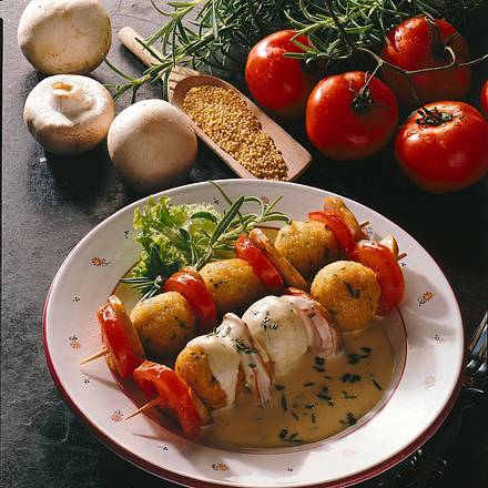 Hirse-Klößchenspieße mit buntem Gemüse Rezept Hirse-Klößchenspieße mit buntem Gemüse Rezept
