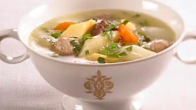 Hochzeitssuppe Rezept - Foto: LECKER @ Bauer Media Group