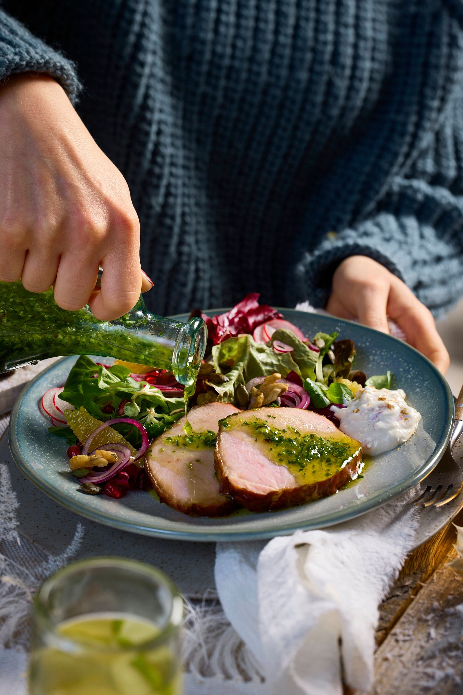 Honig-Kasseler mit Meerrettich-Dip Rezept | LECKER
