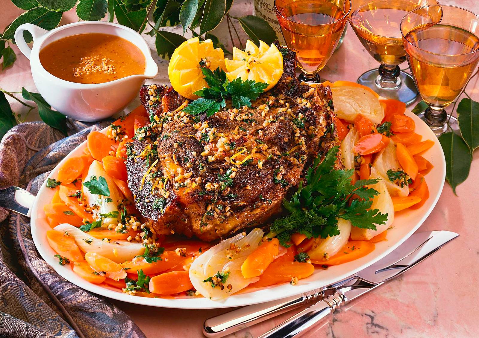 hohe-rippenbraten-mit-mohren-fenchelgemuse,id=1de807dd,b=lecker,w=1600,rm=sk