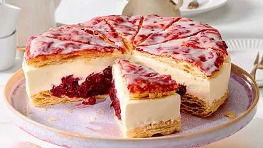 Holländer Kirschtorte - Foto: LECKER @ Bauer Media Group Holländer Kirschtorte - Foto: LECKER @ Bauer Media Group