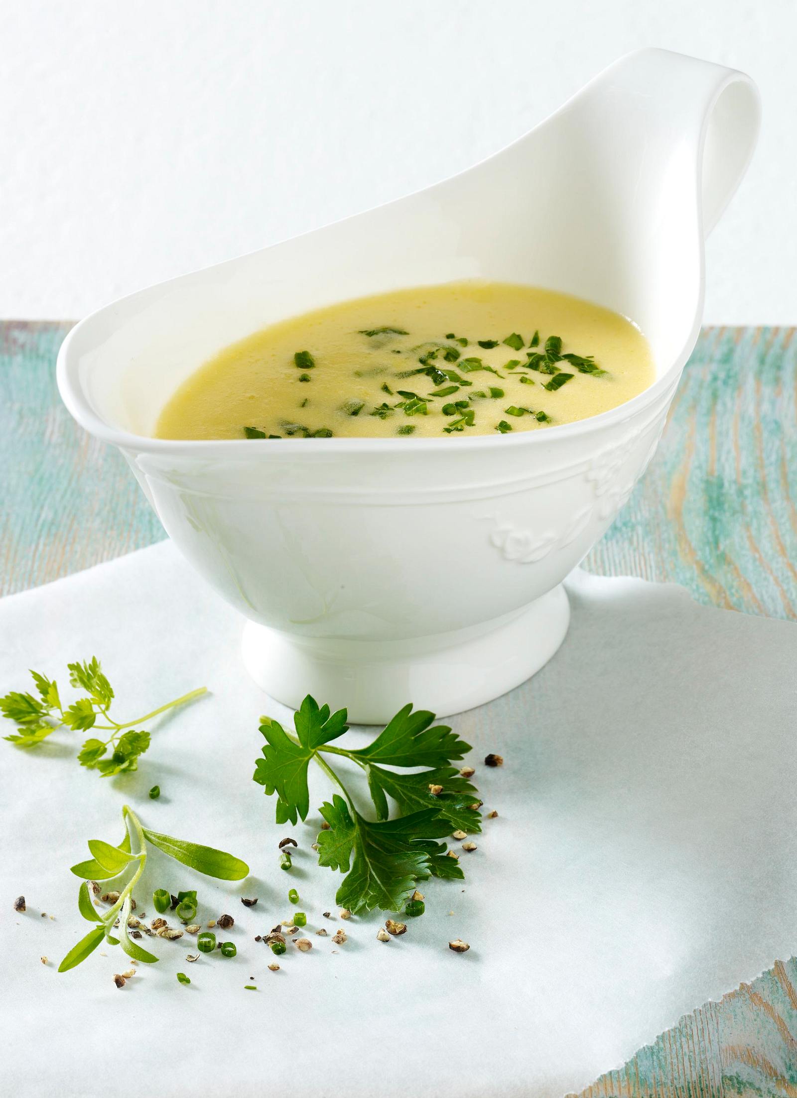 Hollandaise mit Kräutern (Petersilie, Kerbel, Estragon und Schnittlauch ...