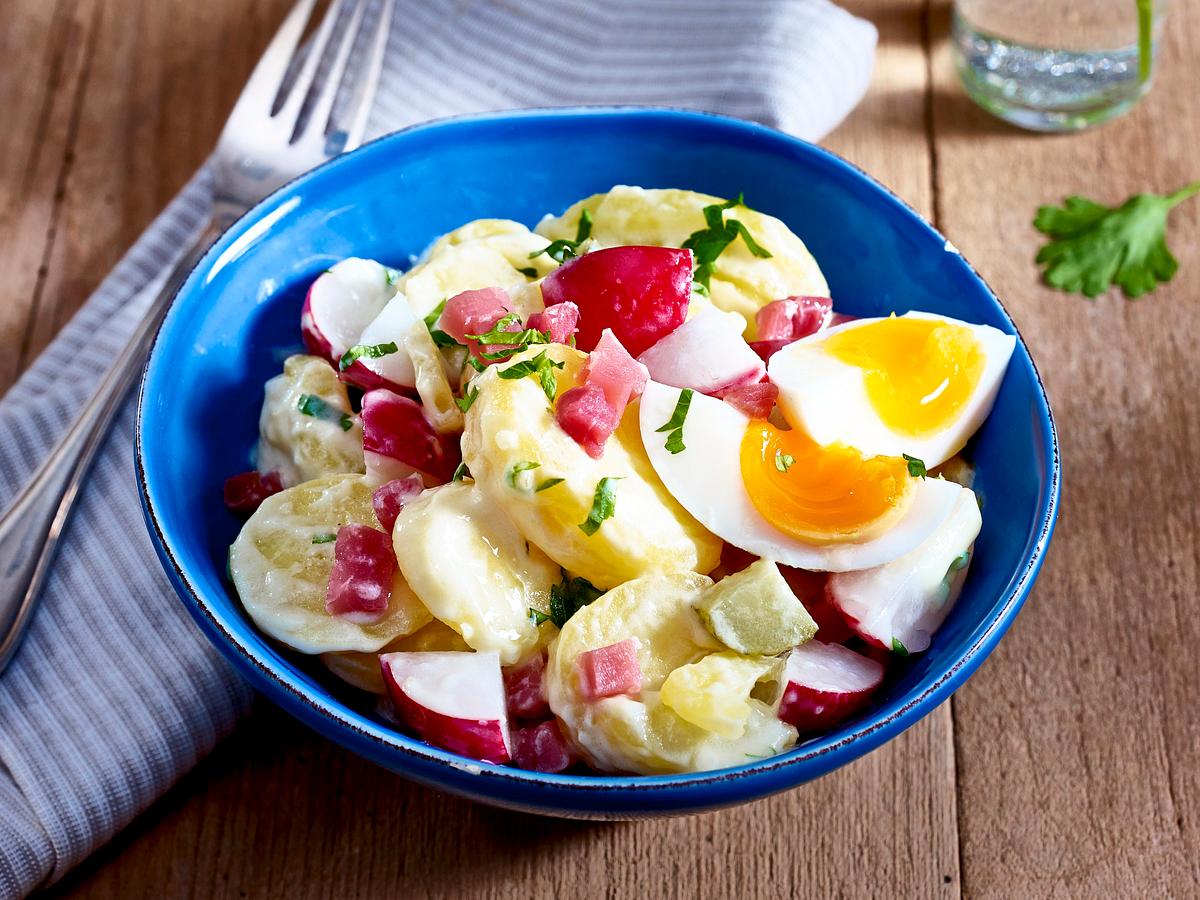 Holsteinischer Kartoffelsalat mit Katenschinken Rezept