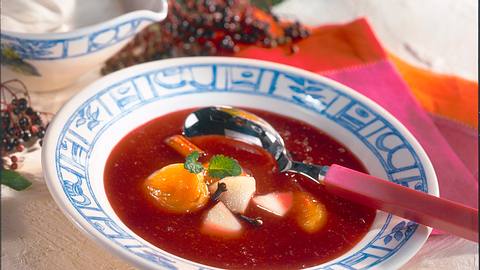 Holunder-Apfel-Suppe Rezept - Foto: House of Food / Bauer Food Experts KG