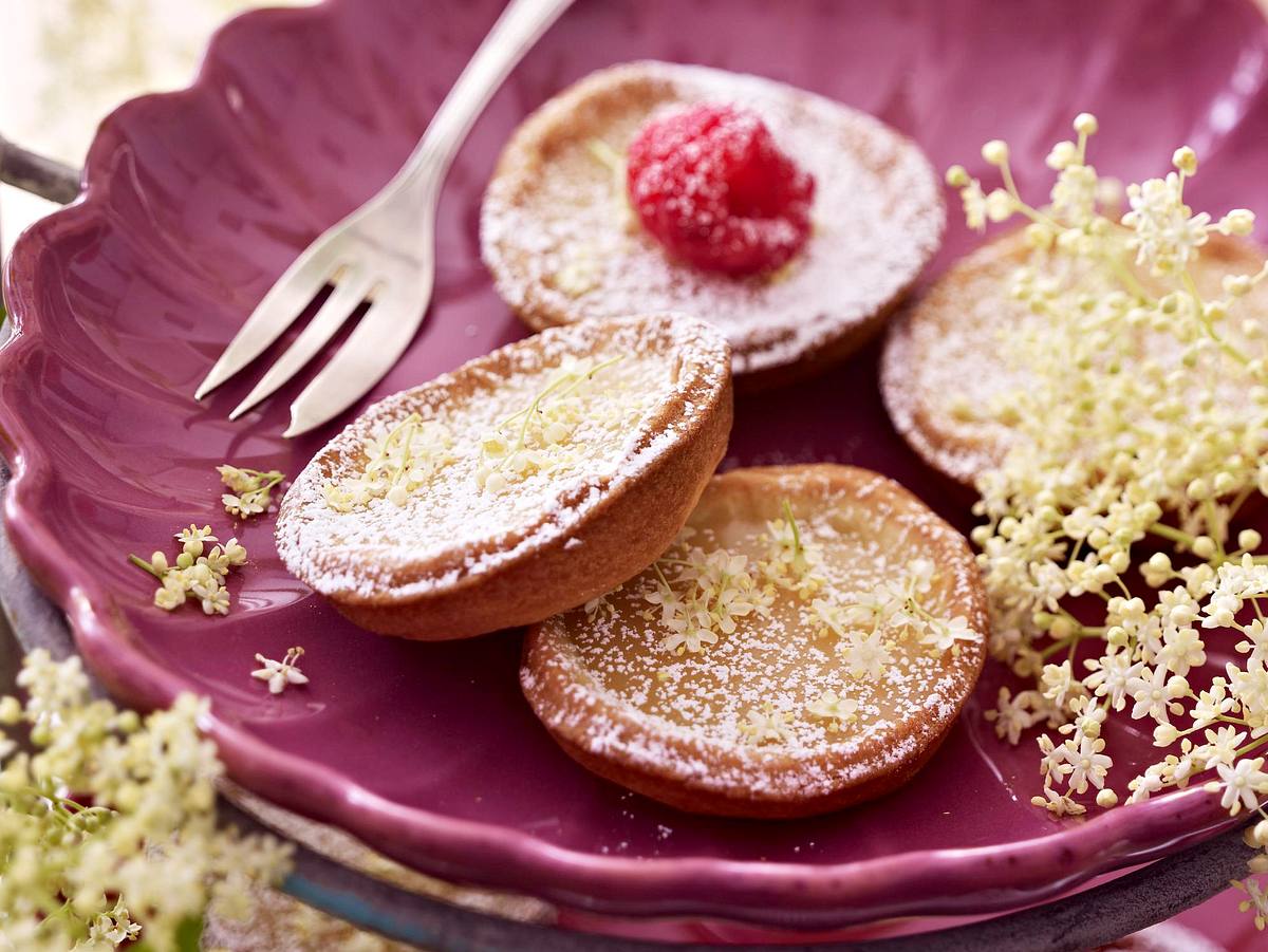 Holunderblüten-Sahne-Törtchen Rezept