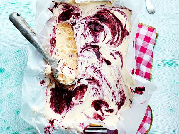 Honig-Brombeer-Parfait Rezept Honig-Brombeer-Parfait Rezept