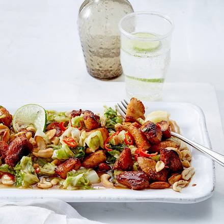 Honig-Chili-Hähnchen mit Kohl-Stir-Fry und Cashews Rezept Honig-Chili-Hähnchen mit Kohl-Stir-Fry und Cashews Rezept