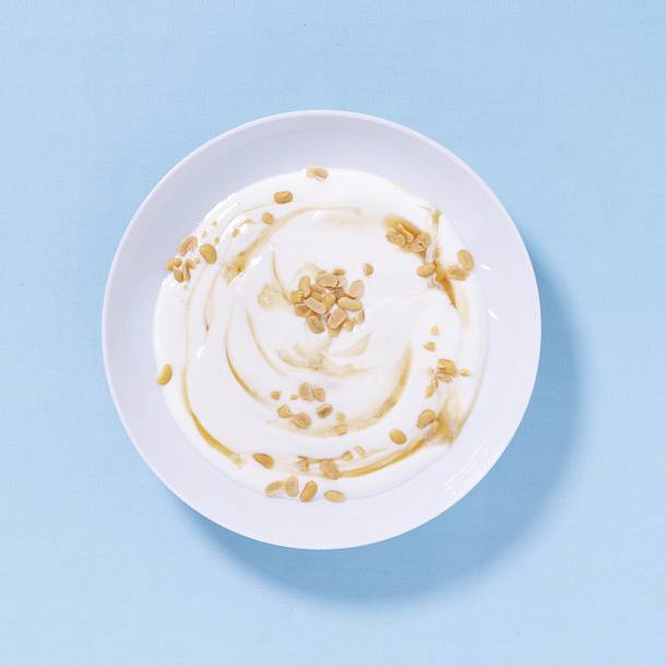 Honig-Joghurt mit gerösteten Sojakernen Rezept