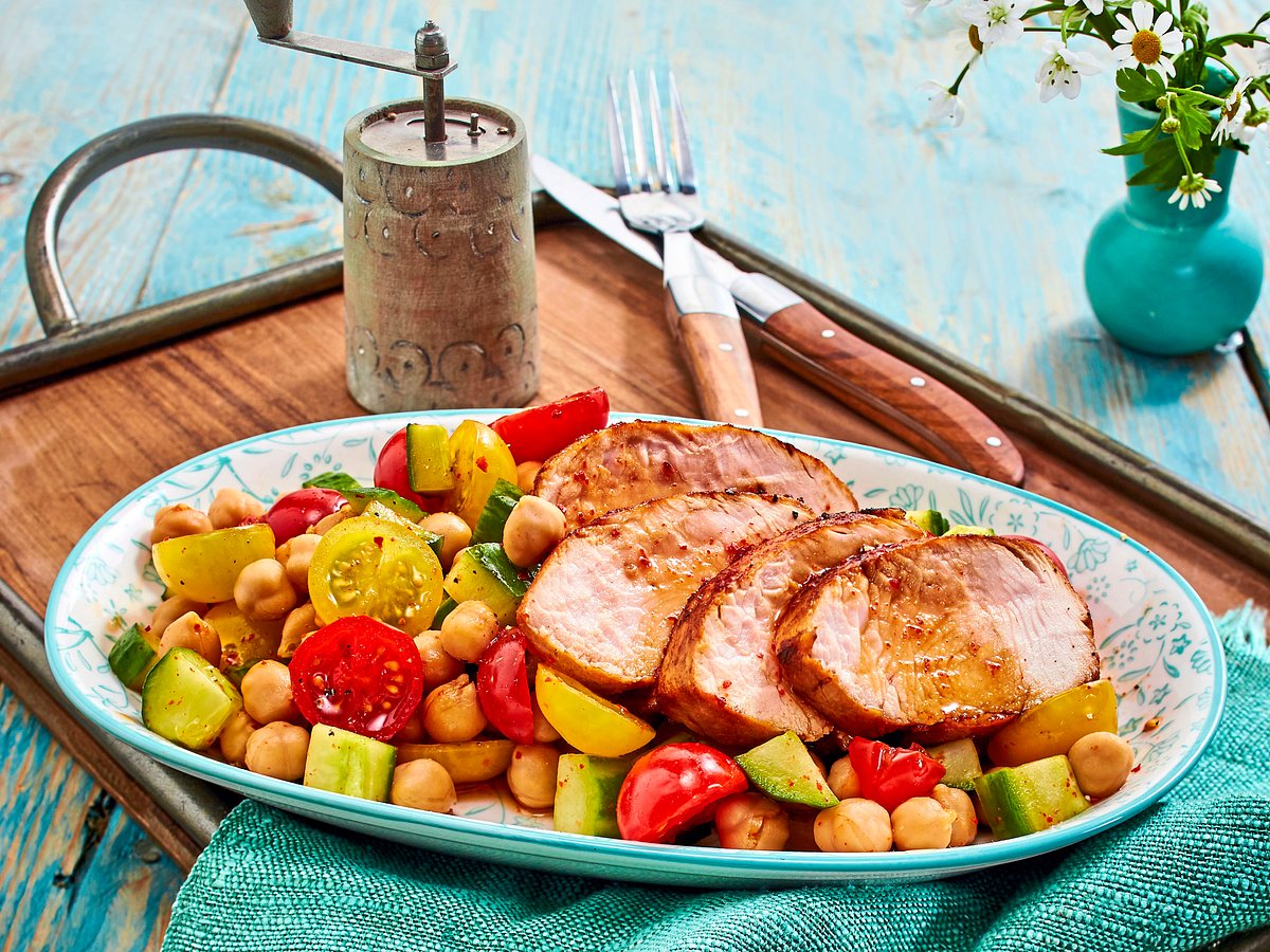 Honig-Pute auf Blitz-Salat Rezept | LECKER