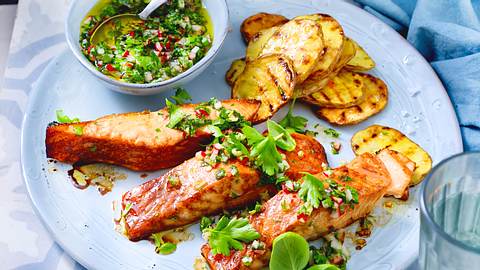Honiglachs im Summer-Outfit Rezept - Foto: House of Food / Bauer Food Experts KG
