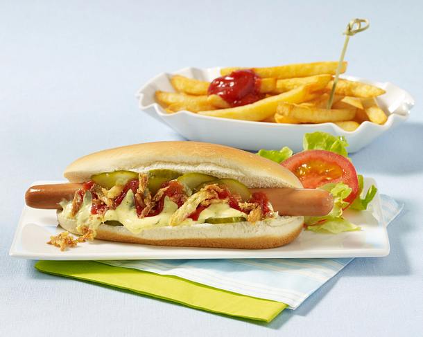 Hot Dog mit Pommes frites Rezept Hot Dog mit Pommes frites Rezept