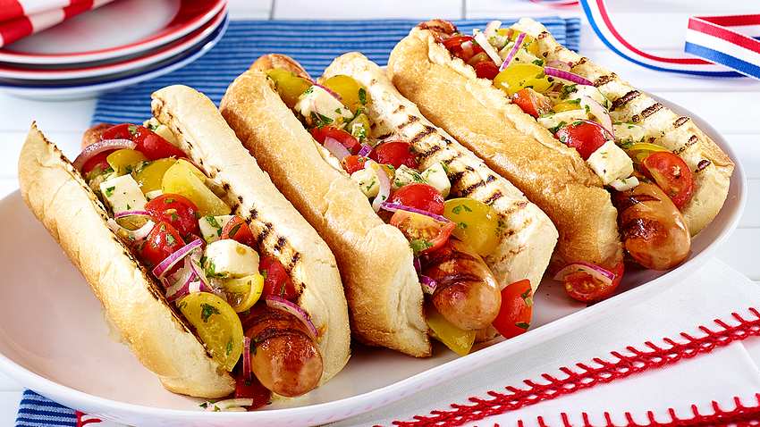 Hot Dogs mit Bratwurst Rezept - Foto: House of Food / Bauer Food Experts KG