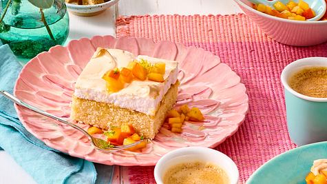 Hot Milk Cake - Milchkuchen mit Baiser zu Kaki-Salsa Rezept - Foto: House of Food / Bauer Food Experts KG