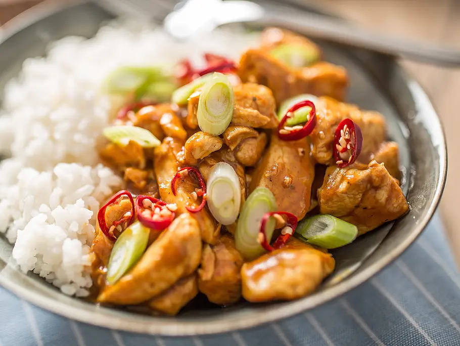 Hühnchen mit Cashew-Nüssen Rezept Hühnchen mit Cashew-Nüssen Rezept