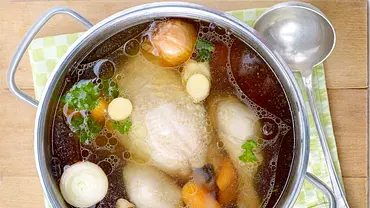 Hühnerbrühe kochen Hühnerbrühe kochen