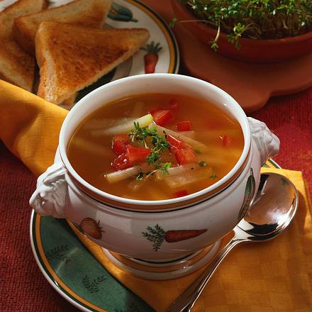 Hühnerbrühe mit Kohlrabi Rezept