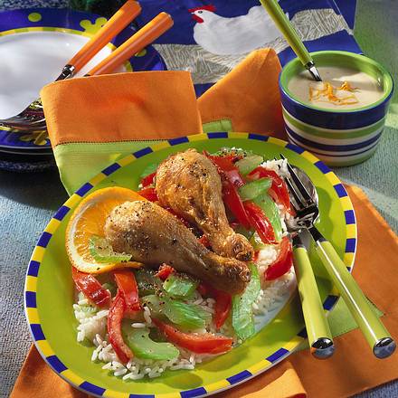 Hühnerkeulen mit Tomaten-Selleriegemüse Rezept Hühnerkeulen mit Tomaten-Selleriegemüse Rezept