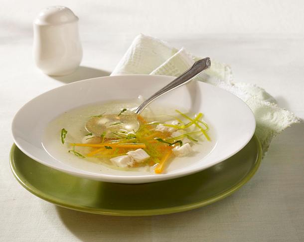 Hühnersuppe mit Gemüsejulienne Rezept