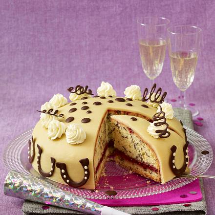 Hufeisen-Marzipan-Torte Rezept Hufeisen-Marzipan-Torte Rezept