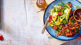 Huhn in Mose mit Gurken-Ananas-Salat Rezept - Foto: House of Food / Bauer Food Experts KG