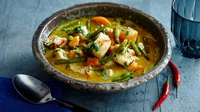 Hühnchencurry mit Süßkartoffeln, Bohnen und Kokosmilch Rezept - Foto: House of Food / Bauer Food Experts KG