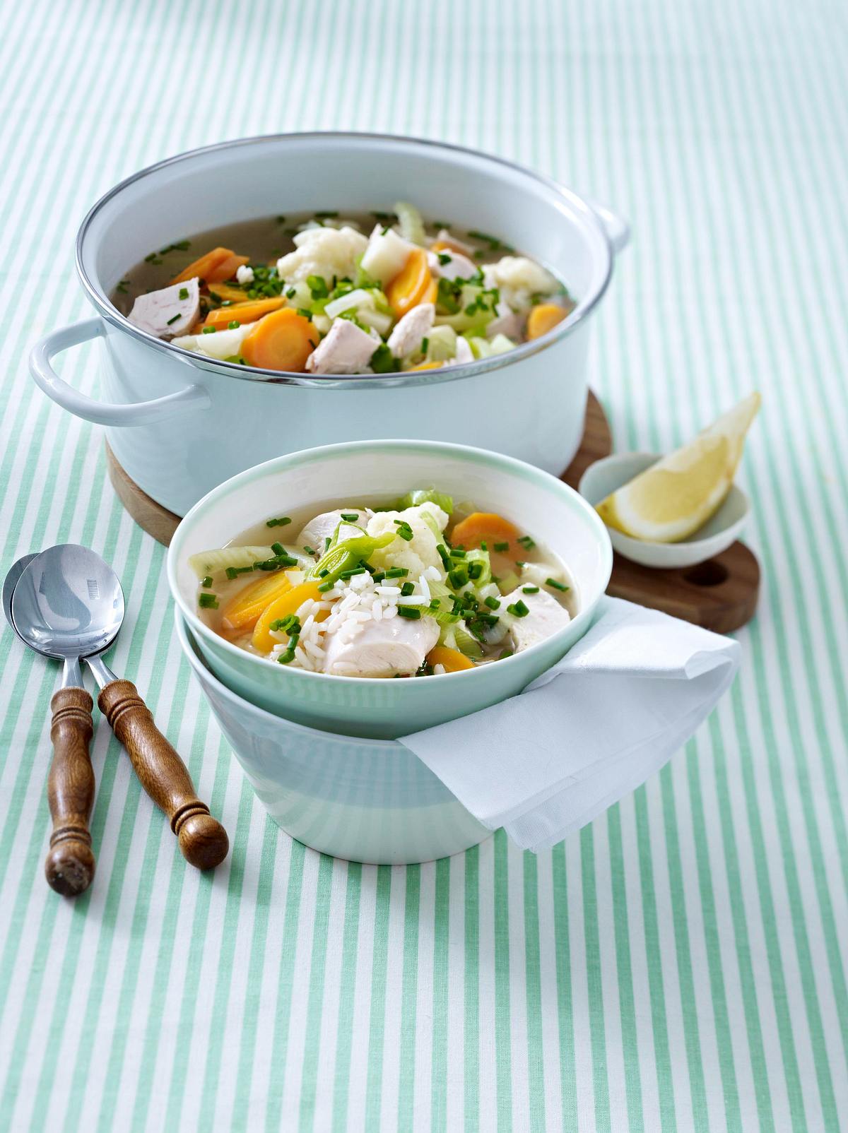 Hühnersuppe mit Gemüse Rezept