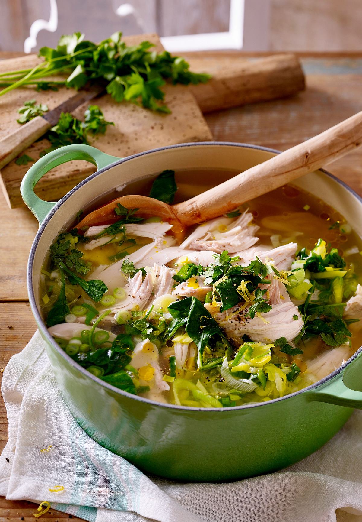 Hühnersuppe mit Reis und Frühlingsgemüse Rezept