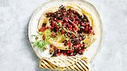 Hummus mit Hack und Granatapfel Rezept - Foto: House of Food / Bauer Food Experts KG