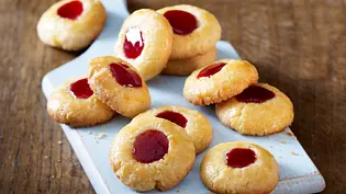 Husarenkrapfen Rezept - Foto: LECKER @ Bauer Media Group Husarenkrapfen Rezept - Foto: LECKER @ Bauer Media Group