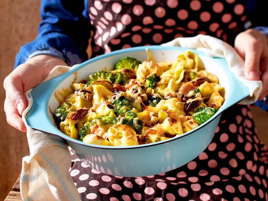 Ihh, Brokkoli-Auflauf mit gekochtem Schinken und Pekannüssen Rezept Ihh, Brokkoli-Auflauf mit gekochtem Schinken und Pekannüssen Rezept